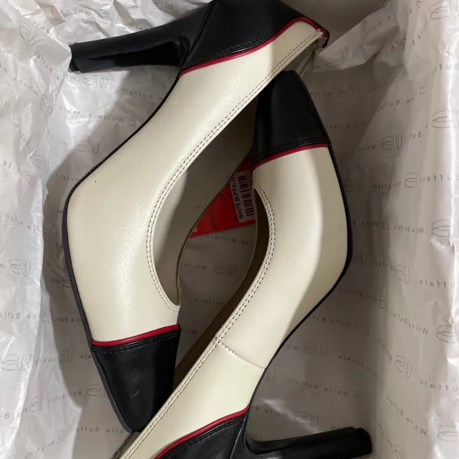 کفش چرم زنانه بوفالو سفید