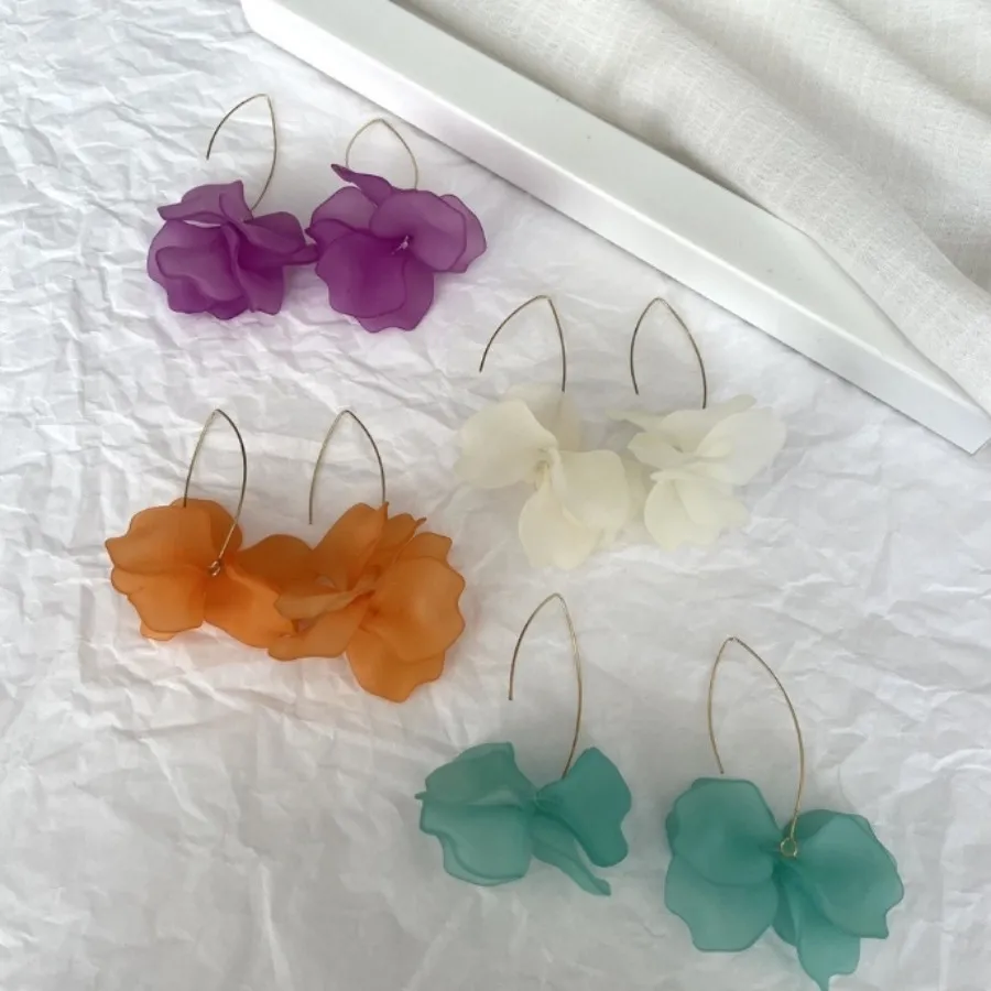 گوشواره‌های رنگی