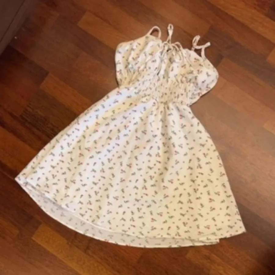 پیراهن گلدار