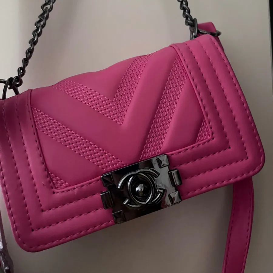 کیف شنل سرخابی