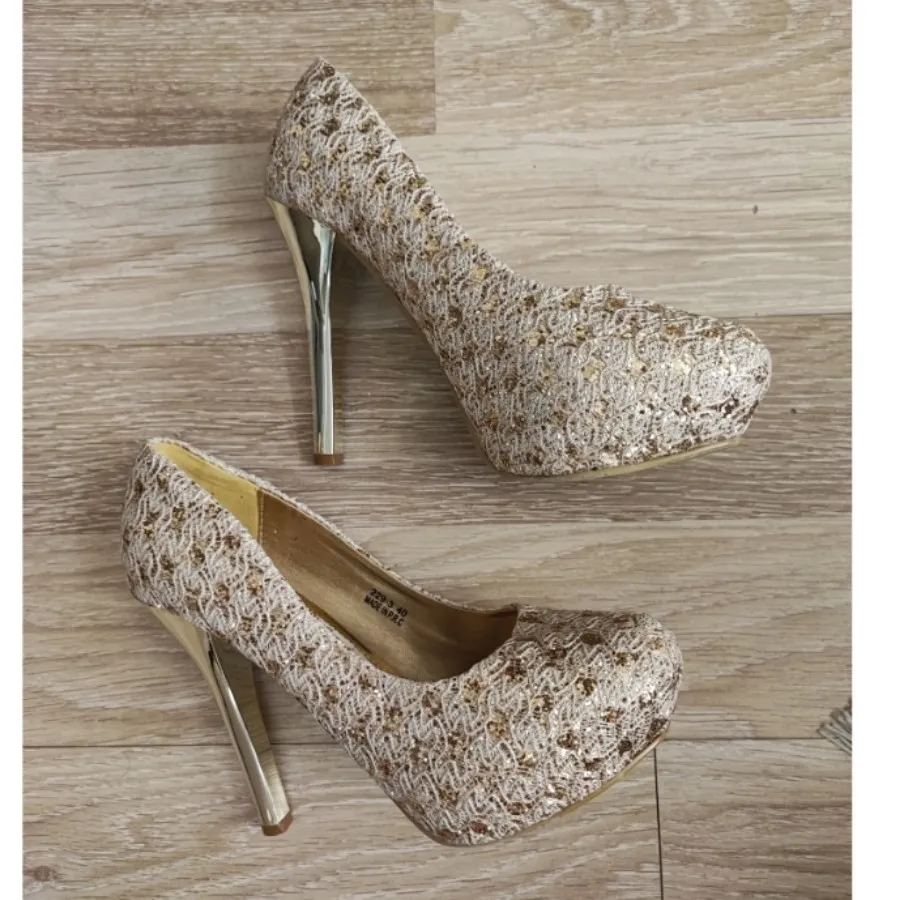 کفش مجلسی طلایی