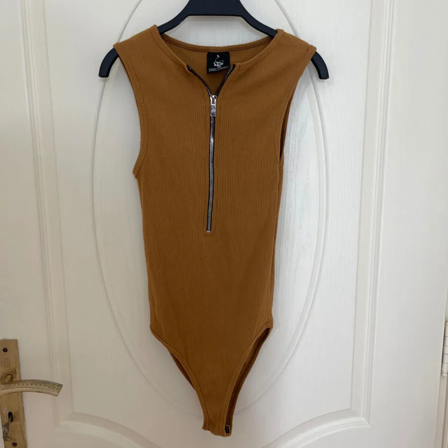 بادی جلو زیبپ