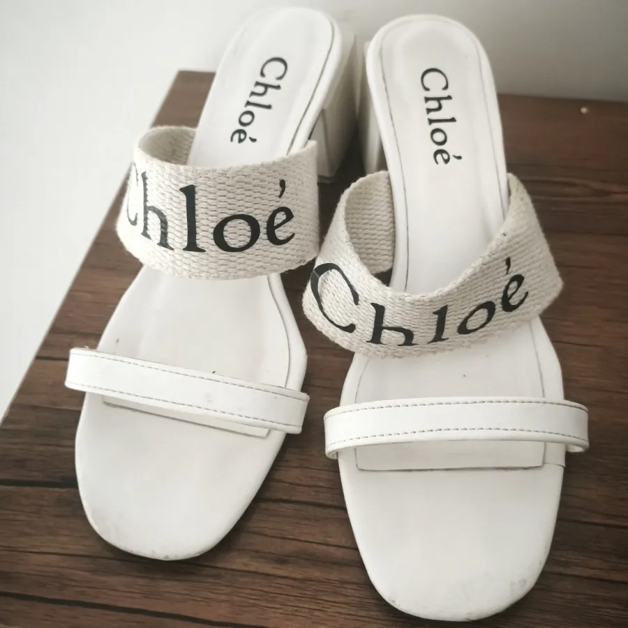 صندل chloe
