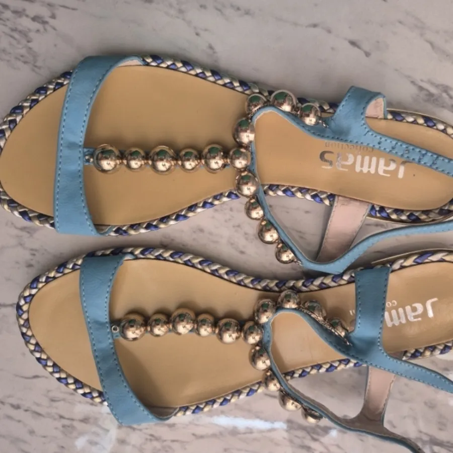 صندل سایز 37 بسیار شیک نو