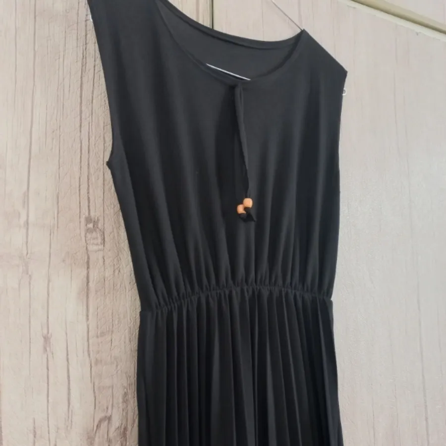 ساحلی مشکی پلیسه