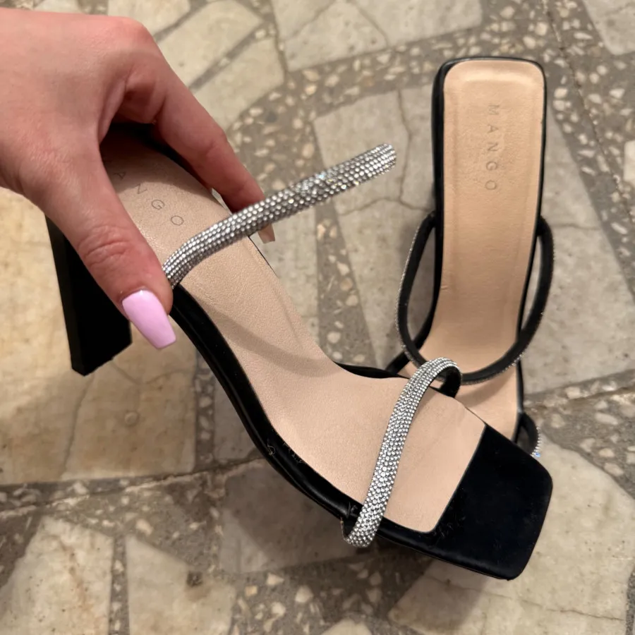 کفش منگو ترک