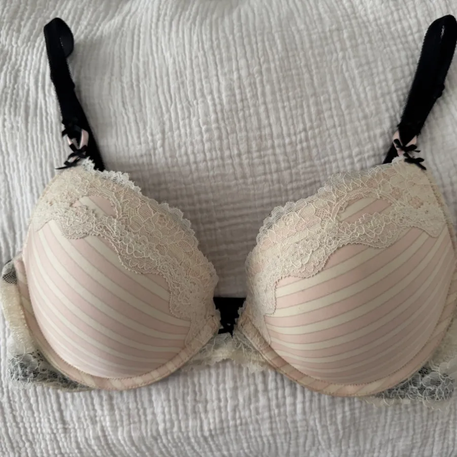 سوتین ویکتوریا سکرت