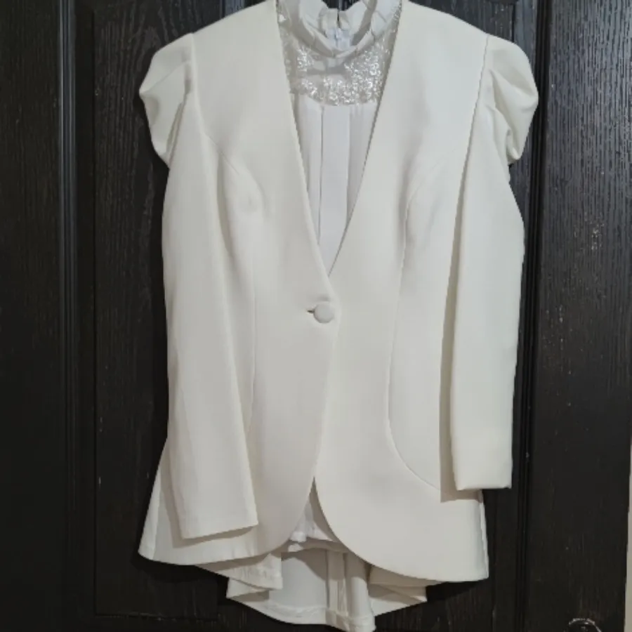 کت و شلوار سفید