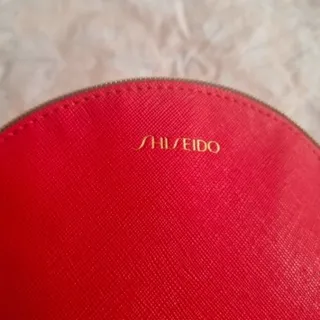 کیف آرایش شیشیدو