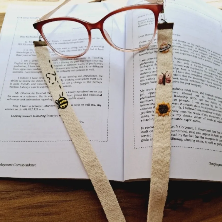 بند عینک گلدوزی شده