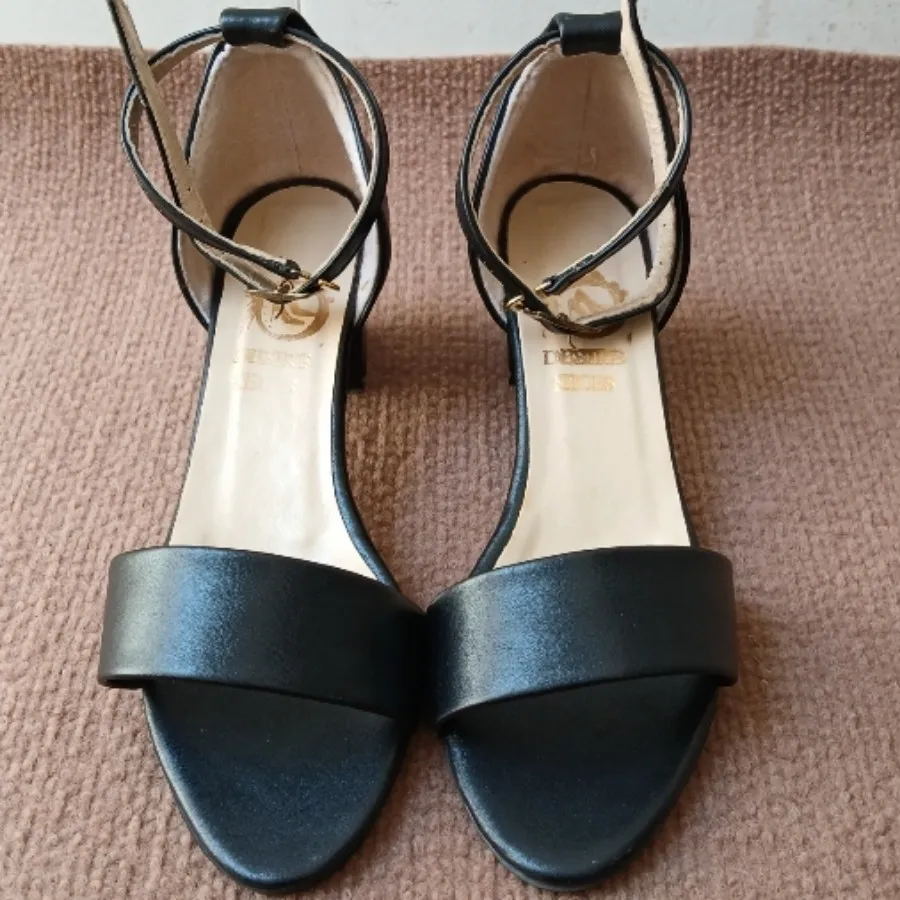 کفش مشکی جلو باز