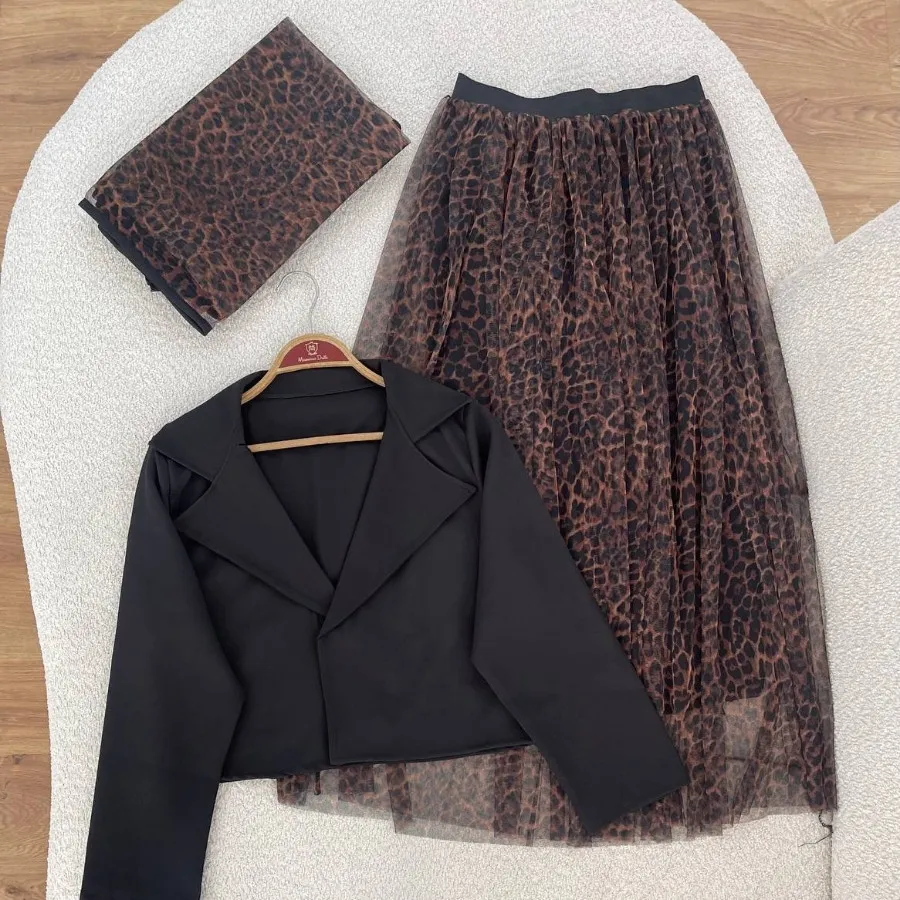 کت و دامن و شال