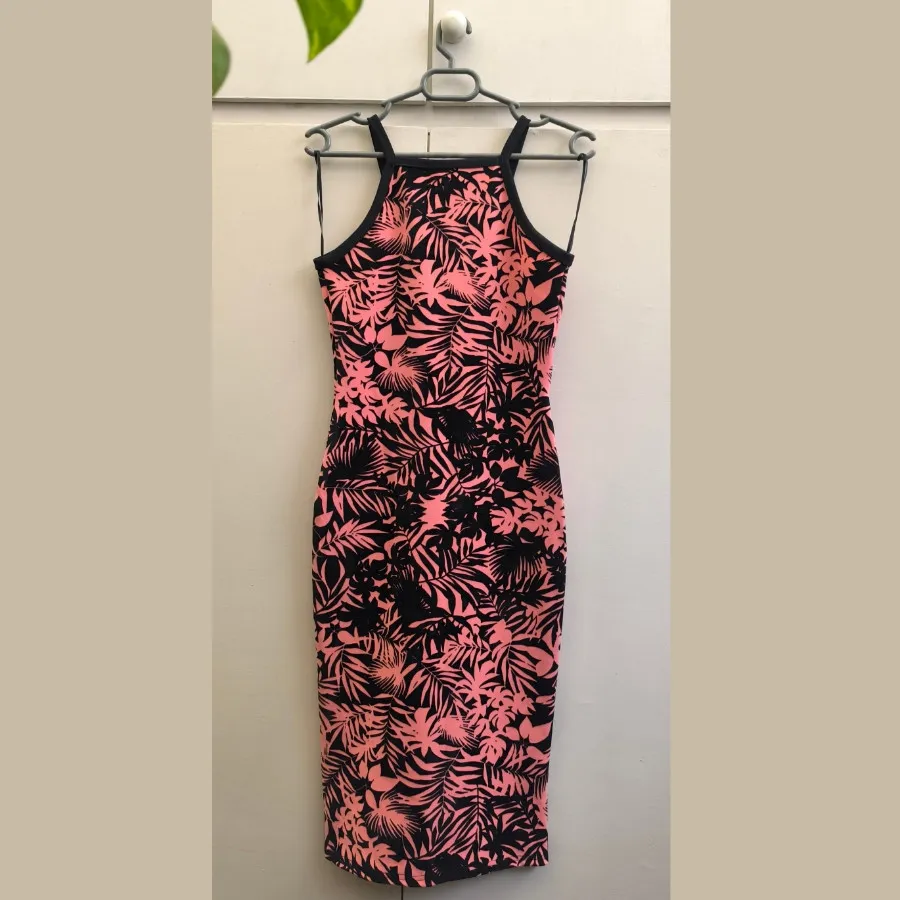 پیراهن طرح برجسته گلدار