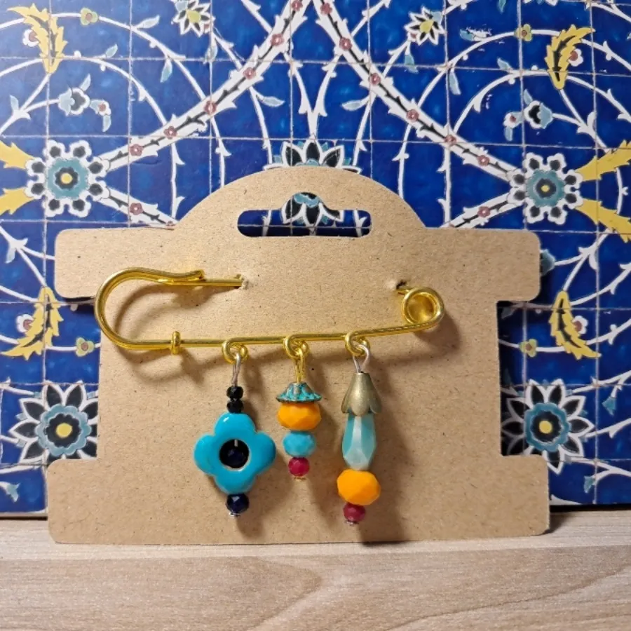 سنجاق طلایی