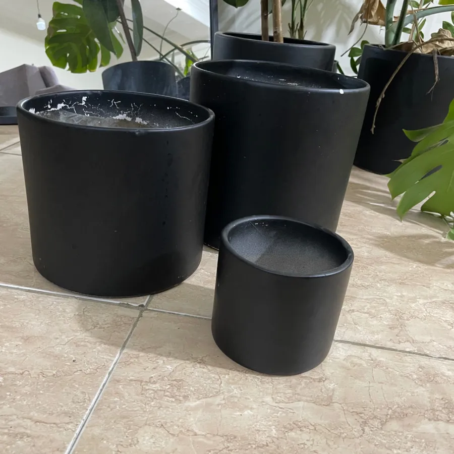 سه عدد گلدان سفالی