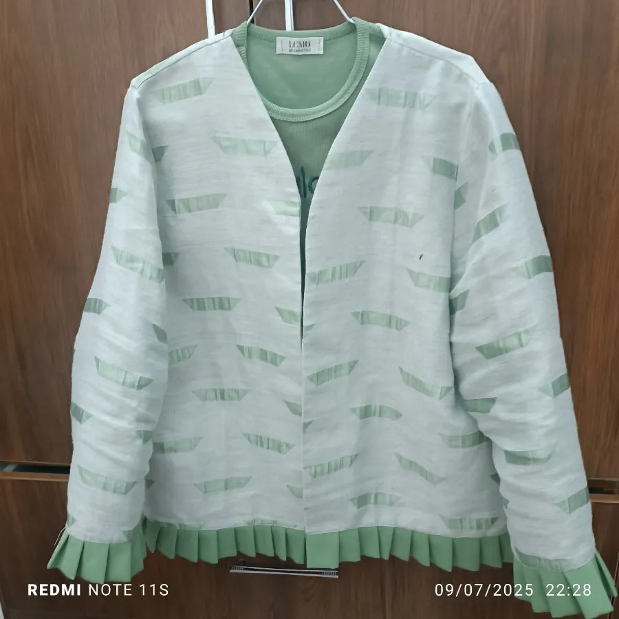 کت ژاکارد،تاپ و شال