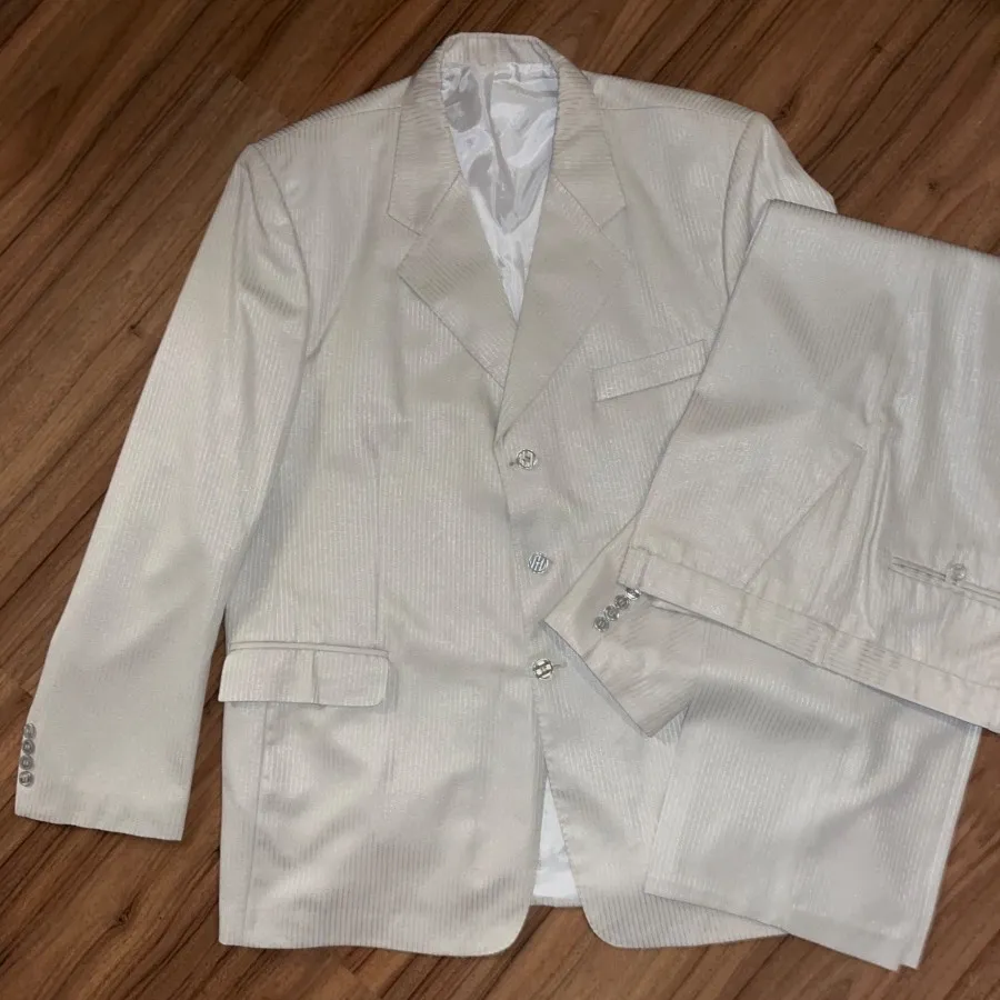 کت و شلوار سفید