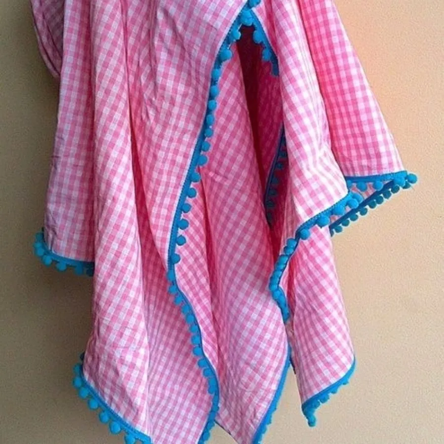 رومیزی پارچه‌ای چهارخونه