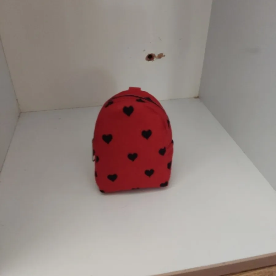 آویز کیف قرمز