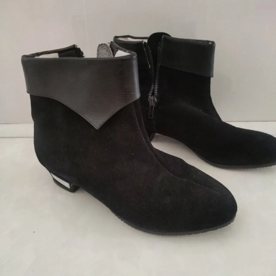 نیم بوت چرم و جیر