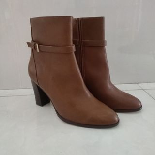 بوت پاشنه دار