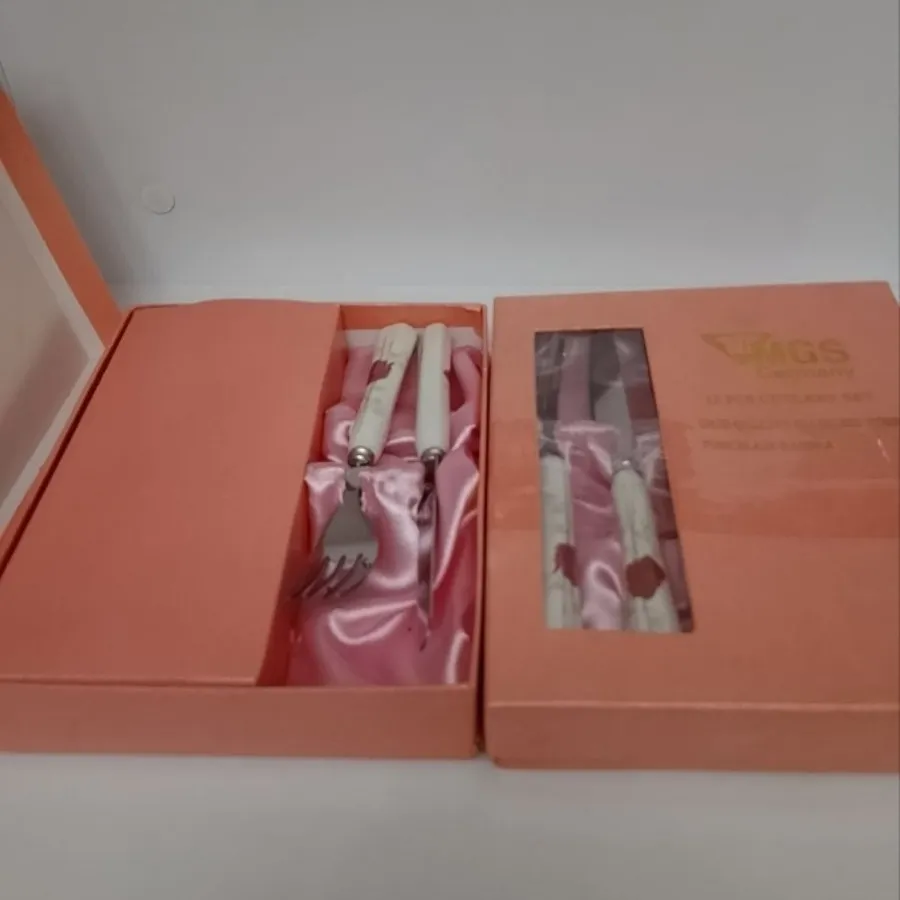 چاقو کارد چنگال