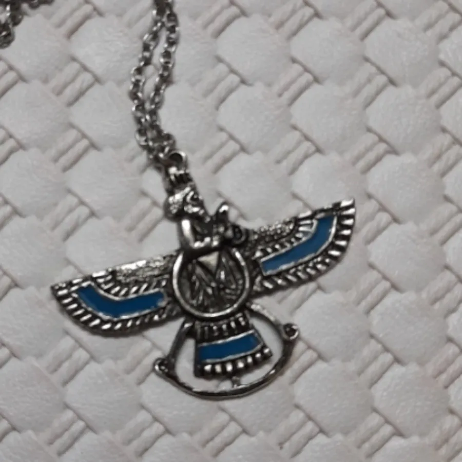 گردنبند فروهر قدیمی