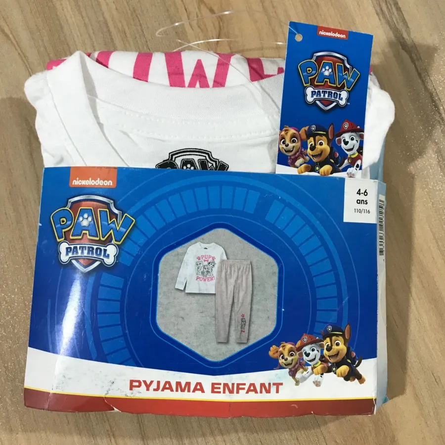 بلوز و شلوار بچگانه