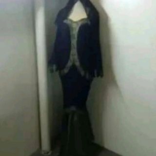 لباس مجلسی دکلته و شال اش