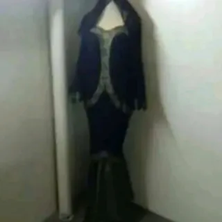لباس مجلسی دکلته و شال اش