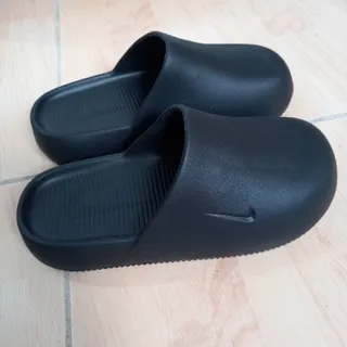 دمپایی جلو بسته