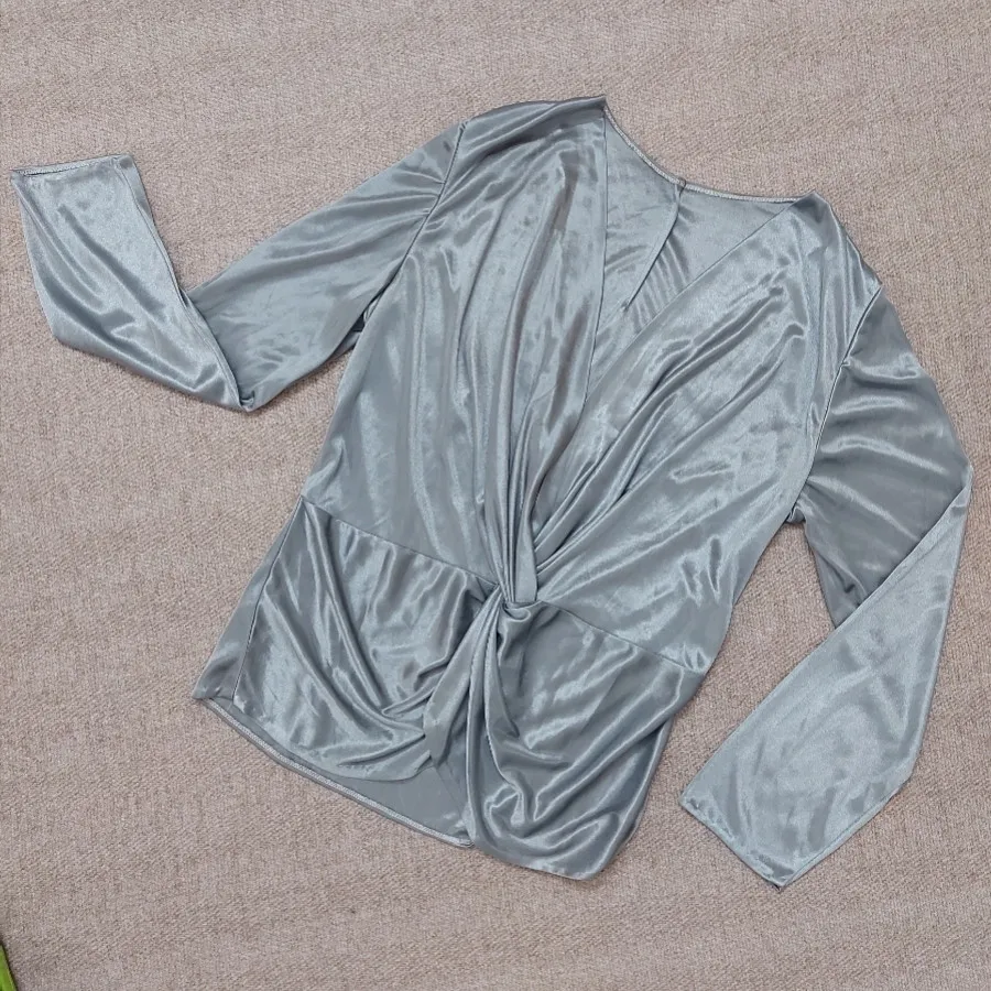 بلوز نقره ای