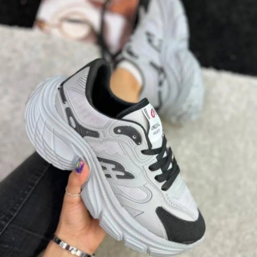 کفش کتونی بالنسیاگا