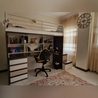 تخت خواب کم‌جا با میز