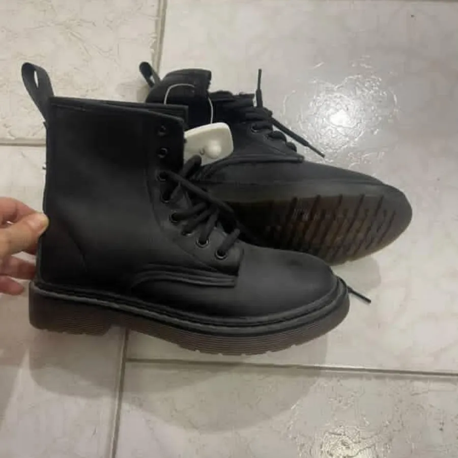 نیمبوت  دخترونه