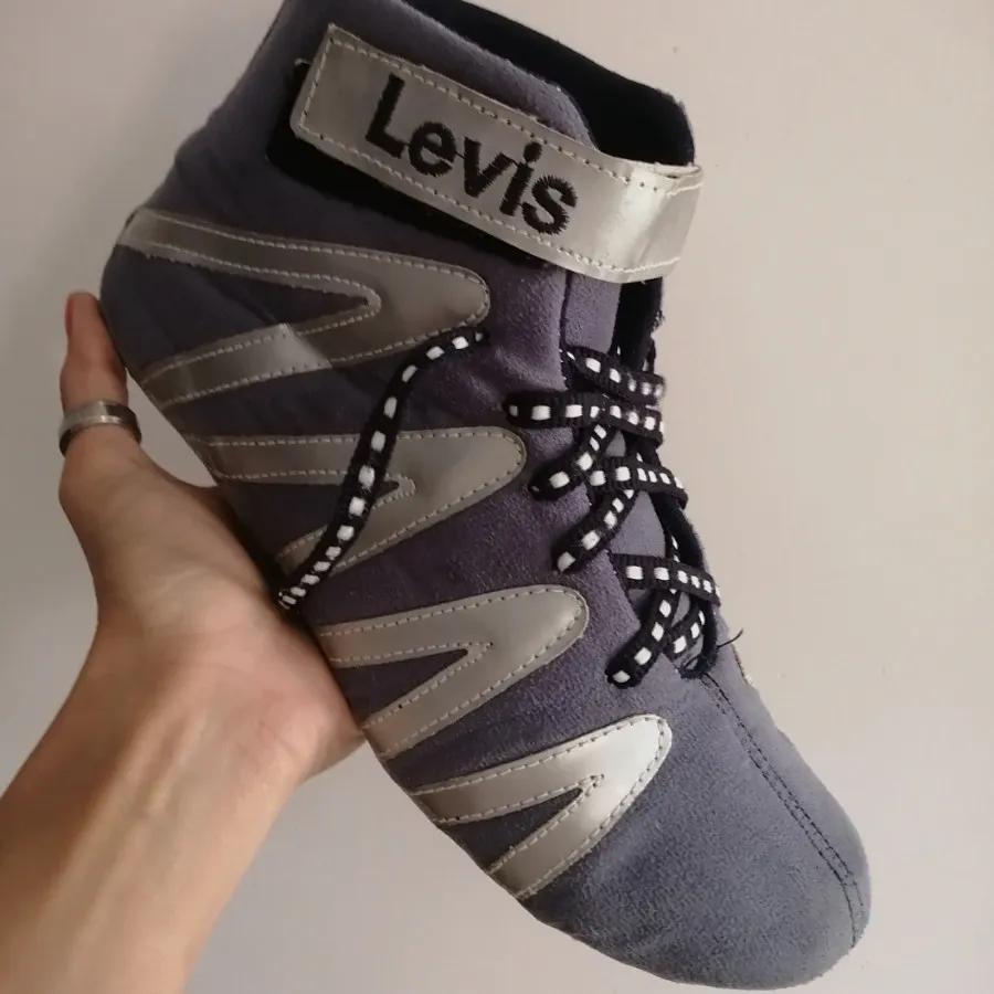 کفش ساقدار پیاده روی