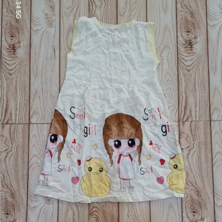 پیراهن دخترانه