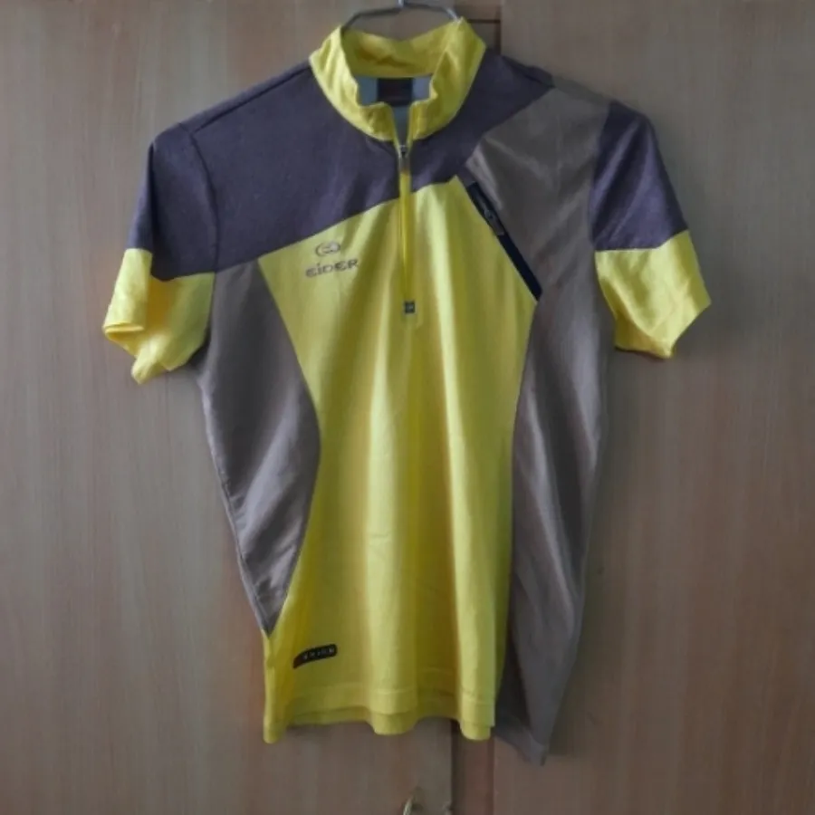 تیشرت ورزشی