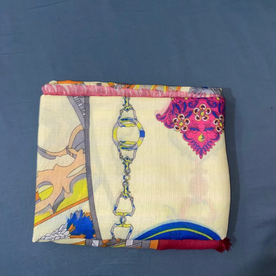 شال نخی طرح دار