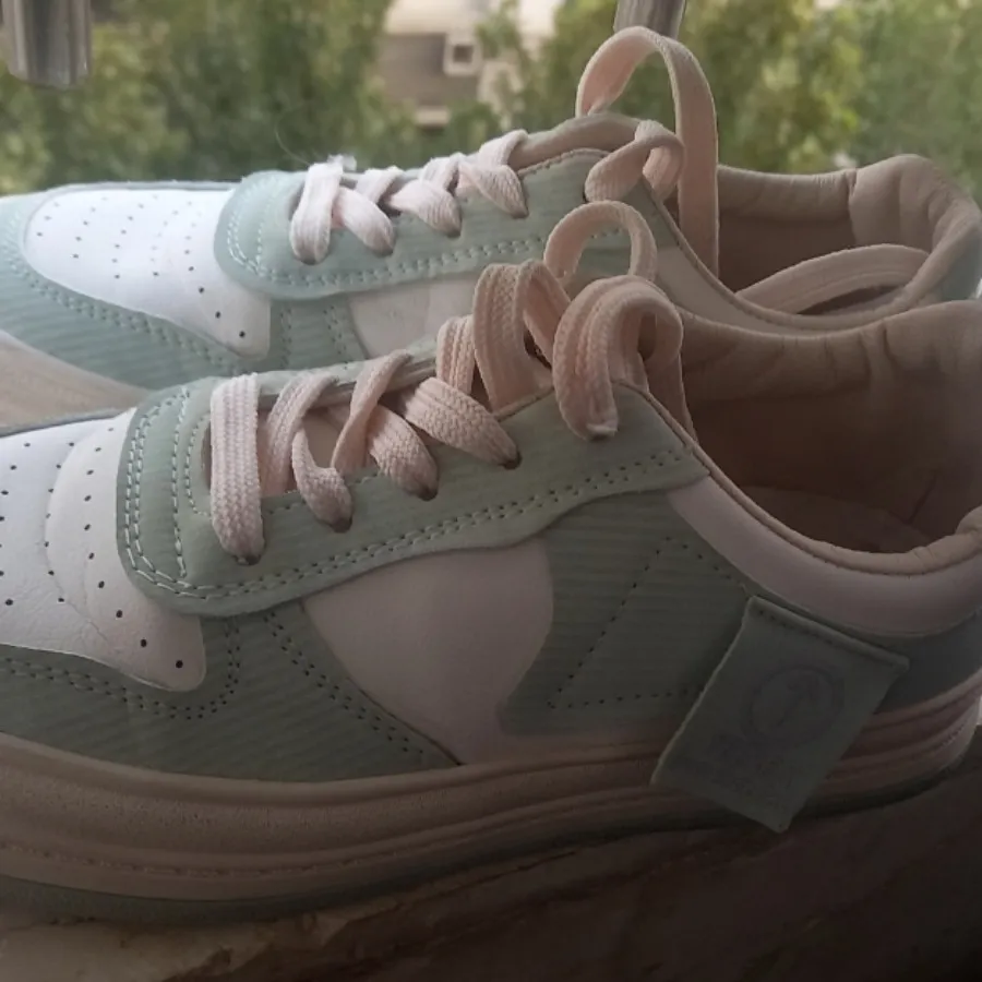 کفش اسپرت شیک