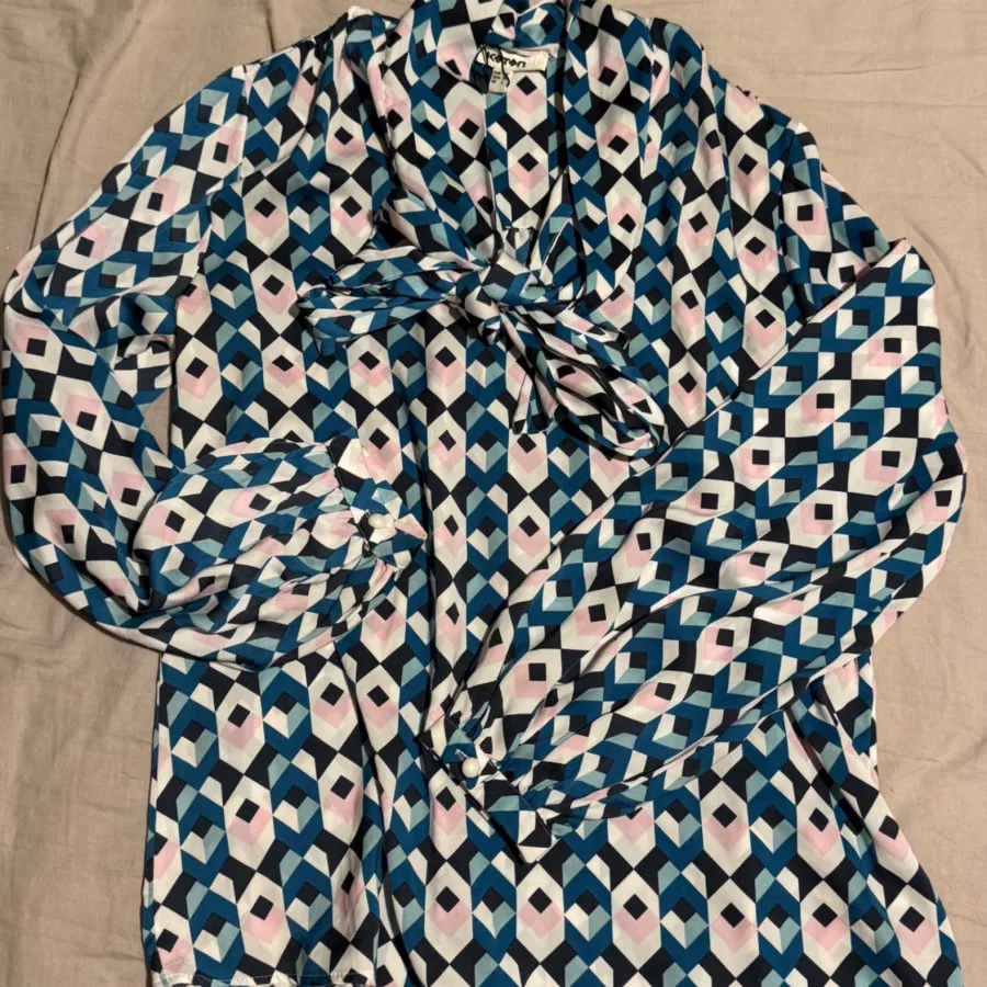 شومیز کوتون یقه کرواتی