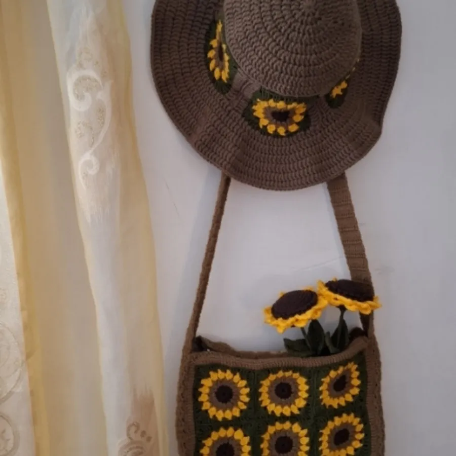 کلاه وکیف قلاببافی