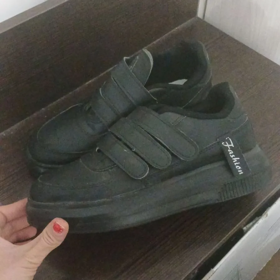 کتونی اسپرت سایز 38