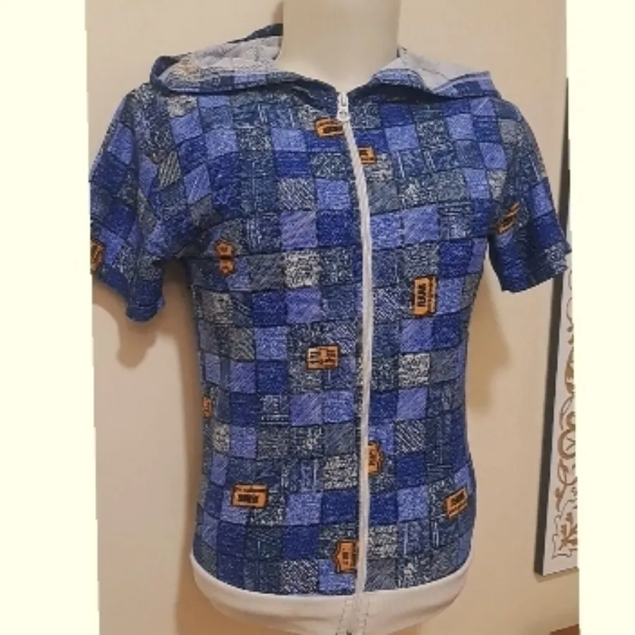 تیشرت کلاهدار