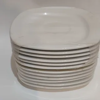 نعلبکی/پیشدستی چینی هتلی