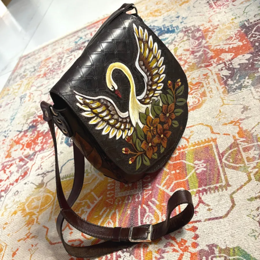 کیف چرم نقاشی شده