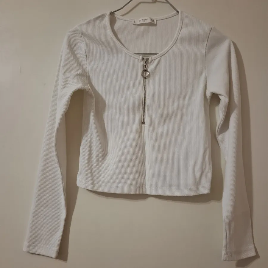 کراپ آستین بلند سفید ترک