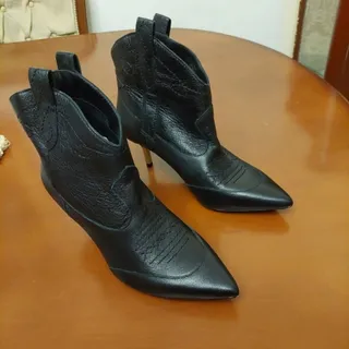 بوت ( ورق بزنید )