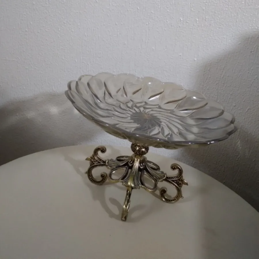 ظرف پایه دار