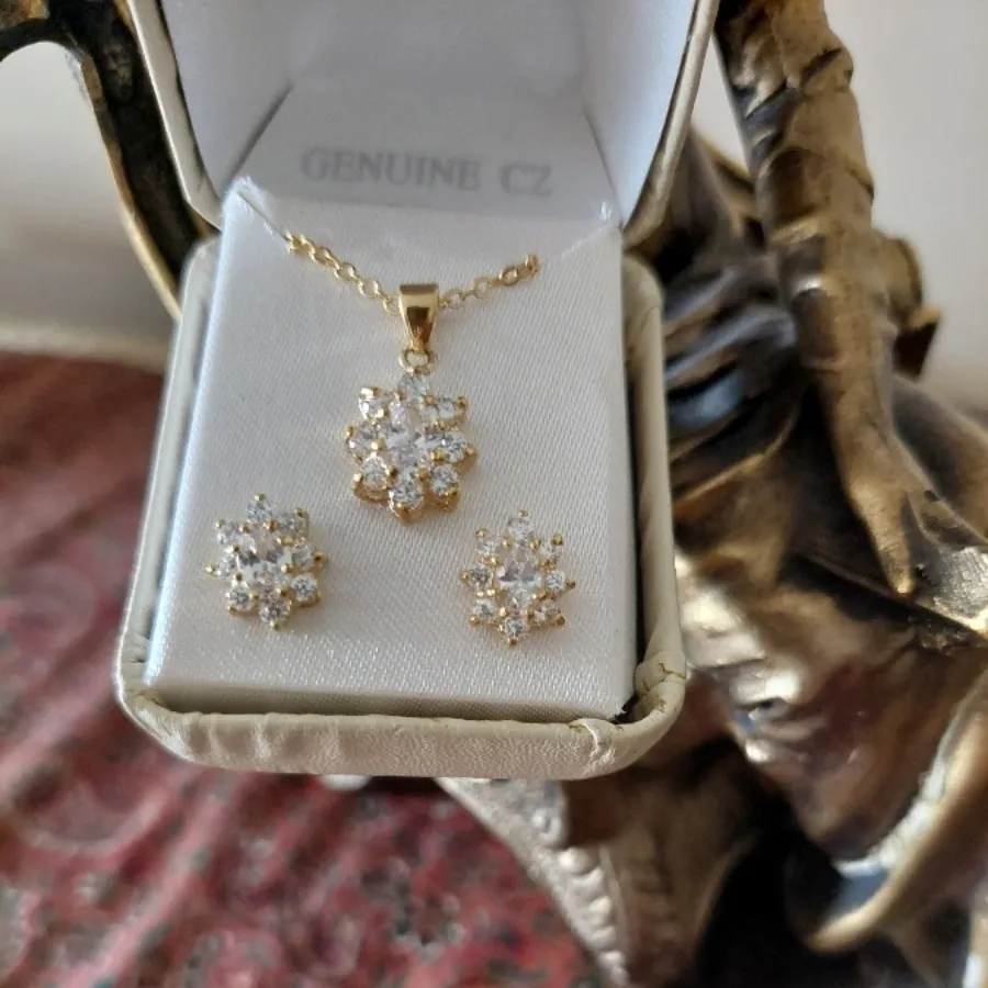 گردنبند و گوشواره